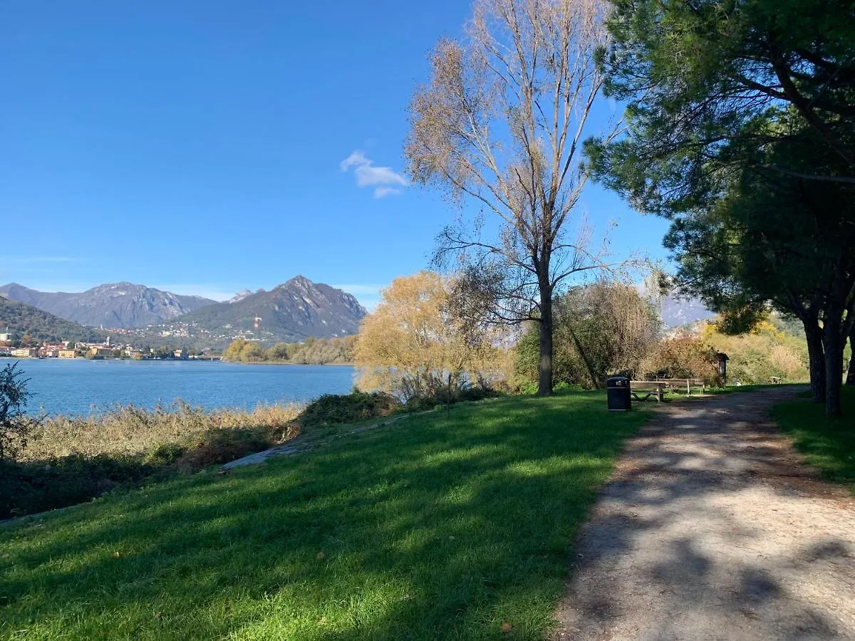 Villa La Magnolia à Calolziocorte 0*,